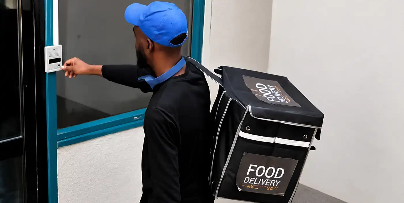 insulated-delivery-bag-for-couriers-e1779534627965